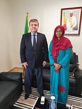 L’Ambassadeur de Russie au Mali Igor Gromyko s’entretient avec la Ministre de la Promotion de l’Investissement privé, des Petites et Moyennes Entreprises et de l’Entreprenariat national de la République du Mali Safia Boly