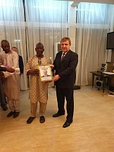 Sur reception a l'Ambassade Sur reception a l'Ambassade
